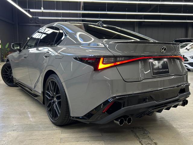 ＩＳ ＩＳ３００　ＦスポーツモードブラックＩＩＩ　１オーナー室内保管　ＴＲＤエアロ　ＴＲＤスポーツマフラー　ボンネット　ルーフメーカーＯＰカラー　サンルーフ　寒冷地仕様　ＲＥＡＬカーボンステアリング（純正あり）　オレンジキャリパー　パノラミックビュー（13枚目）