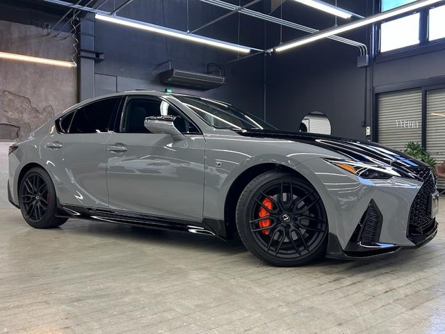 ＩＳ ＩＳ３００　ＦスポーツモードブラックＩＩＩ　１オーナー室内保管　ＴＲＤエアロ　ＴＲＤスポーツマフラー　ボンネット　ルーフメーカーＯＰカラー　サンルーフ　寒冷地仕様　ＲＥＡＬカーボンステアリング（純正あり）　オレンジキャリパー　パノラミックビュー（18枚目）