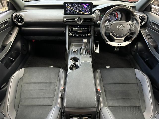 ＩＳ ＩＳ３００　ＦスポーツモードブラックＩＩＩ　１オーナー室内保管　ＴＲＤエアロ　ＴＲＤスポーツマフラー　ボンネット　ルーフメーカーＯＰカラー　サンルーフ　寒冷地仕様　ＲＥＡＬカーボンステアリング（純正あり）　オレンジキャリパー　パノラミックビュー（20枚目）