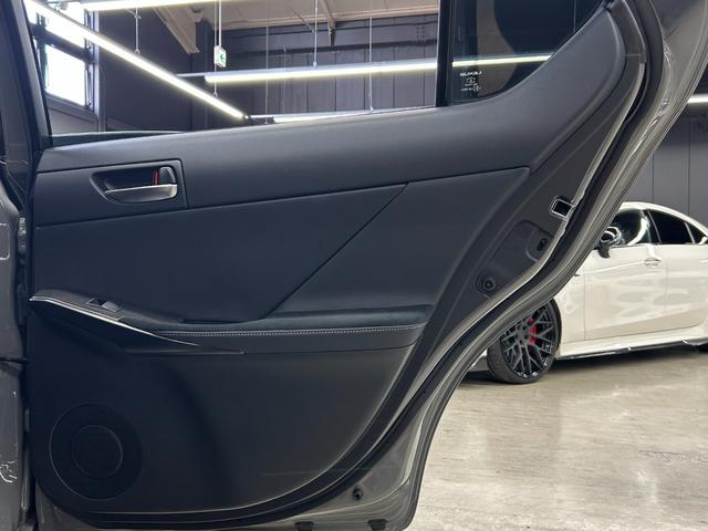 ＩＳ ＩＳ３００　ＦスポーツモードブラックＩＩＩ　１オーナー室内保管　ＴＲＤエアロ　ＴＲＤスポーツマフラー　ボンネット　ルーフメーカーＯＰカラー　サンルーフ　寒冷地仕様　ＲＥＡＬカーボンステアリング（純正あり）　オレンジキャリパー　パノラミックビュー（34枚目）