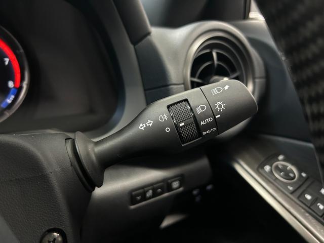 ＩＳ ＩＳ３００　ＦスポーツモードブラックＩＩＩ　１オーナー室内保管　ＴＲＤエアロ　ＴＲＤスポーツマフラー　ボンネット　ルーフメーカーＯＰカラー　サンルーフ　寒冷地仕様　ＲＥＡＬカーボンステアリング（純正あり）　オレンジキャリパー　パノラミックビュー（40枚目）