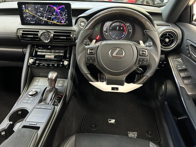 ＩＳ ＩＳ３００　ＦスポーツモードブラックＩＩＩ　１オーナー室内保管　ＴＲＤエアロ　ＴＲＤスポーツマフラー　ボンネット　ルーフメーカーＯＰカラー　サンルーフ　寒冷地仕様　ＲＥＡＬカーボンステアリング（純正あり）　オレンジキャリパー　パノラミックビュー（45枚目）