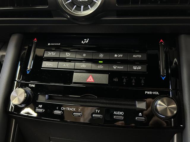 ＩＳ ＩＳ３００　ＦスポーツモードブラックＩＩＩ　１オーナー室内保管　ＴＲＤエアロ　ＴＲＤスポーツマフラー　ボンネット　ルーフメーカーＯＰカラー　サンルーフ　寒冷地仕様　ＲＥＡＬカーボンステアリング（純正あり）　オレンジキャリパー　パノラミックビュー（48枚目）