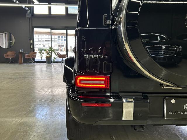 Ｇクラス Ｇ３５０ｄ　ＡＭＧライン　ＡＭＧライン　ラグジュアリーＰＫＧ　アダプティブダンピングシステム　ブラック塗装済みＡＭＧ２０インチＡＷ　ブルメスターサウンド　サンルーフ　デジタルインナーミラー　シートヒーター　パワーシート（26枚目）