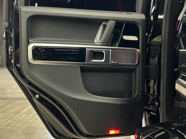 Ｇクラス Ｇ３５０ｄ　ＡＭＧライン　ＡＭＧライン　ラグジュアリーＰＫＧ　アダプティブダンピングシステム　ブラック塗装済みＡＭＧ２０インチＡＷ　ブルメスターサウンド　サンルーフ　デジタルインナーミラー　シートヒーター　パワーシート（29枚目）