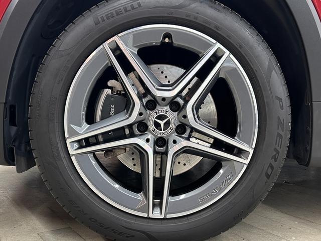 GLB GLB200d 4マチックAMGレザエクスクルシブP 新車保証 AMGライン AMGレザーエクスクルーシブパッケージ 赤×黒レザー パノラミックスライディングルーフ アドバンスドパッケージ GLB45仕様 パナメリカーナグリル 4本出しマフラーカッター(7枚目)