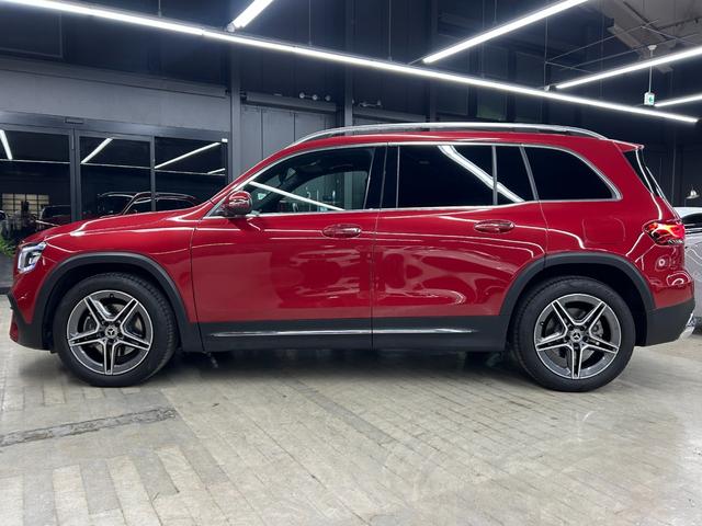 GLB GLB200d 4マチックAMGレザエクスクルシブP 新車保証 AMGライン AMGレザーエクスクルーシブパッケージ 赤×黒レザー パノラミックスライディングルーフ アドバンスドパッケージ GLB45仕様 パナメリカーナグリル 4本出しマフラーカッター(11枚目)