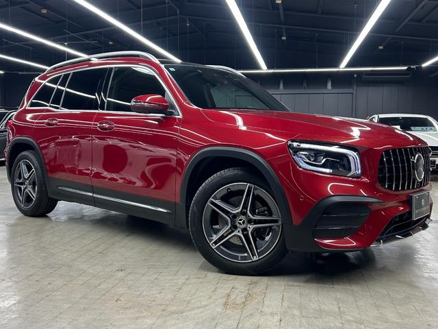 GLB GLB200d 4マチックAMGレザエクスクルシブP 新車保証 AMGライン AMGレザーエクスクルーシブパッケージ 赤×黒レザー パノラミックスライディングルーフ アドバンスドパッケージ GLB45仕様 パナメリカーナグリル 4本出しマフラーカッター(17枚目)