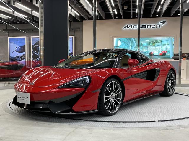 ５７０Ｓスパイダー 　左ハンドル／バーミリオンレッド／認定中古車保証１年付／Ｂｙ　ＭｃＬａｒｅｎ　デザイナーインテリア　ラグジュアリー　セキュリティ－パック　スポ－ツ　ライトウェイト鍛造ホイ－ル　電動メモリ－シ－ト（2枚目）