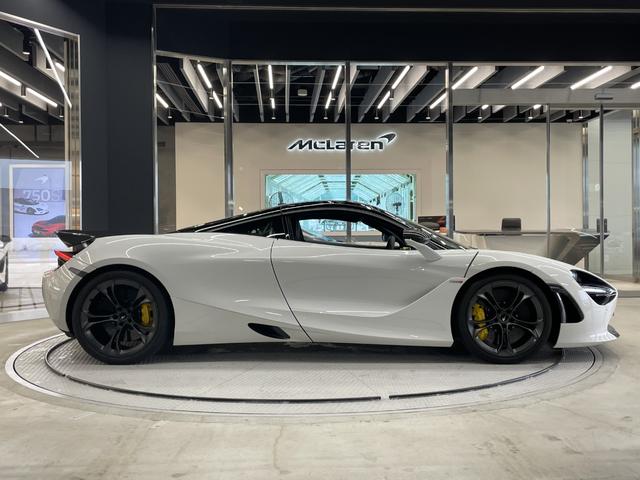 ７２０Ｓ 　パフォーマンス　右ハンドル　シリカホワイト　カーボンファイバーエアブレーキパネル　　ＭＳＯチタンハーネスバー　プロテクションフィルムフロントフル施工（10枚目）