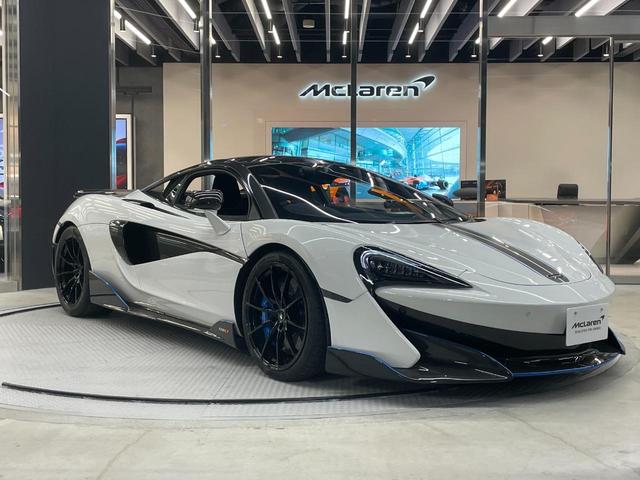 ６００ＬＴ 　６００ＬＴ　右ハンドル　シリカホワイト　スペシャルペイント　認定中古車保証付　カーボンファイバ－エクステリア１＆２　車両リフト　エアーコンディショナ－　１０スポ－クウルトラライトウェイト鍛造ホイ－ル（13枚目）