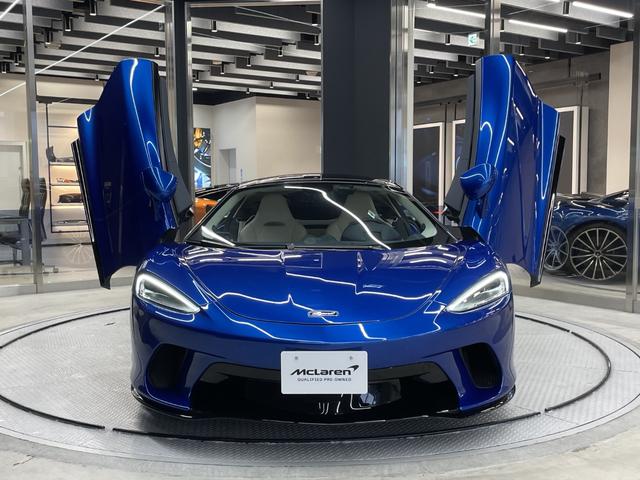 ＧＴ リュクス　プレミアム＆プラクティカリパック　ＭＳＯペイント／スポ－ツエキゾ－スト／１５スポ－ク鍛造ホイ－ル／車両リフト／アダプティブＬＥＤヘッドライト／Ｂ＆Ｗ１２スピーカーオーディオシステム／プライバシ－ガラス／グロスブラックル－フ（4枚目）
