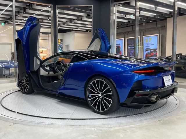 ＧＴ リュクス　プレミアム＆プラクティカリパック　ＭＳＯペイント／スポ－ツエキゾ－スト／１５スポ－ク鍛造ホイ－ル／車両リフト／アダプティブＬＥＤヘッドライト／Ｂ＆Ｗ１２スピーカーオーディオシステム／プライバシ－ガラス／グロスブラックル－フ（7枚目）
