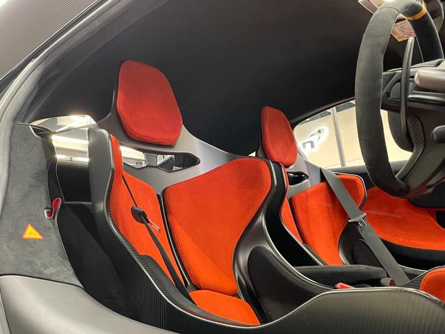 ６００ＬＴ ベースグレード　カ－ボンエファイバ－エクステリア１＆２　カ－ボンエファイバ－エクステリア１＆２／ス－パーライトウェイトレーシングシ－ト（スタンダ－ド）／１０スポーク　ウルトラ　ライト　ウェイト鍛造ホイール／スイッチパック（カーボン）／車両リフト（32枚目）