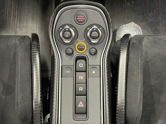 ６２０Ｒ 世界２２５台限定車　スぺシャルペイント／モータ－スポ－ツダンピングサスペンション／スポ－ツエキゾ－スト／スーパ－ライトウェイトレ－シングシ－ト／ＭＳＯハーネスバ－／エアコン／前後パーキングセンサ－／バックカメラ（40枚目）