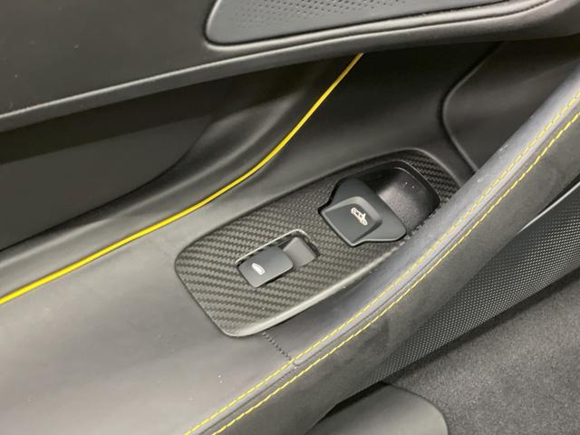 ５７０Ｓスパイダー 　Ｂｙ　ＭｃＬａｒｅｎデザイナ－インテリア／１０スポ－クライトウエイト鍛造ホイ－ル／ダイヤモンドカット／（27枚目）