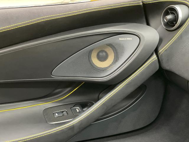 ５７０Ｓスパイダー 　Ｂｙ　ＭｃＬａｒｅｎデザイナ－インテリア／１０スポ－クライトウエイト鍛造ホイ－ル／ダイヤモンドカット／（28枚目）