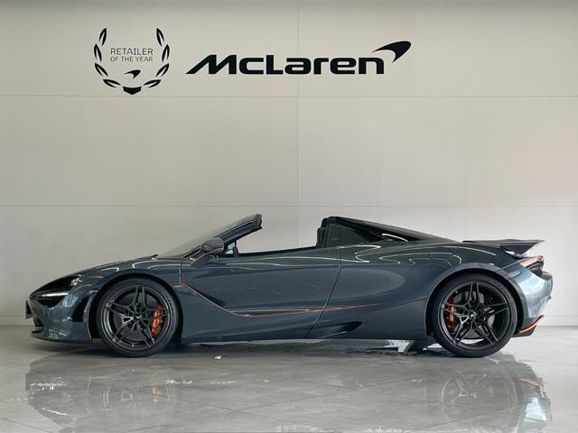 ７２０Ｓスパイダー 　認定中古車保証１年付　左ハンドル　サロス　エリ－トペイント　スポ－ツエキゾ－スト　ポリッシュキャリパー　５ポークライトウェイト鍛造ホイール　リヤビュ－カメラ　車輛リフト　ＭＳＯカーボンパドルシフト（7枚目）