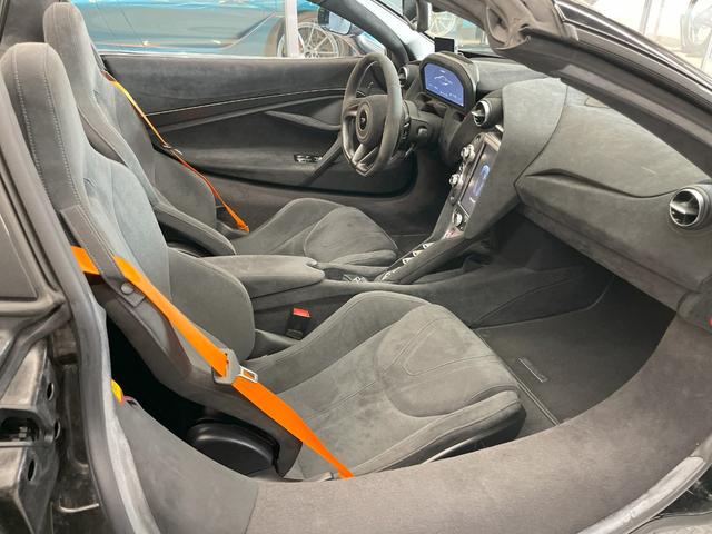 ７２０Ｓスパイダー 　認定中古車保証１年付　左ハンドル　サロス　エリ－トペイント　スポ－ツエキゾ－スト　ポリッシュキャリパー　５ポークライトウェイト鍛造ホイール　リヤビュ－カメラ　車輛リフト　ＭＳＯカーボンパドルシフト（30枚目）