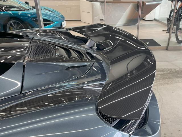 ７２０Ｓスパイダー ベースグレード　カーボンフロント＆リアフェンダーエアーインテーク／ＭＳＯ　Ｄｅｆｉｎｅｄカーボンリアデッキ＆エンジンカバー／電動メモリーシート＆シートヒーター／エレクトロクロミックルーフ／カーボンインテリアコンポーネ（19枚目）