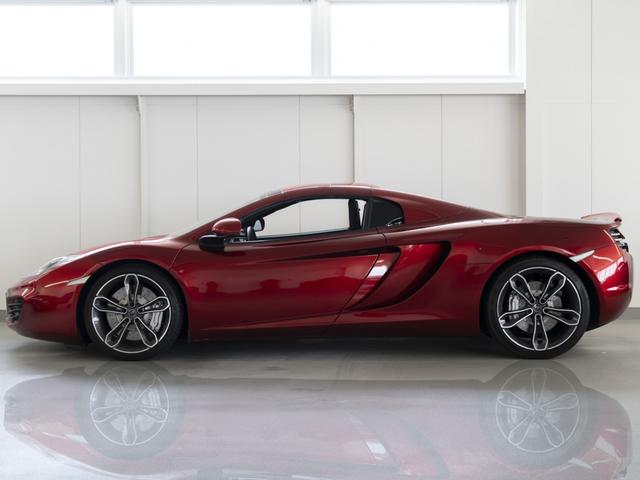 ＭＰ４－１２Ｃスパイダー ベースグレード　ステルスパック／スポ－ツエキゾ－スト／電動メモリ－＆シートヒ－タ－／パーキングセンサ－前後／ライトウエイト鍛造ホイ－ルダイヤモンドカットフィニッシュ／カーボンインテリアアップグレ－ド（9枚目）