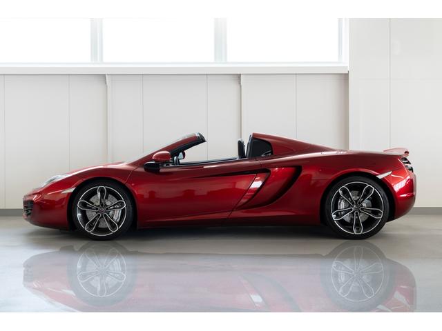 ＭＰ４－１２Ｃスパイダー ベースグレード　ステルスパック／スポ－ツエキゾ－スト／電動メモリ－＆シートヒ－タ－／パーキングセンサ－前後／ライトウエイト鍛造ホイ－ルダイヤモンドカットフィニッシュ／カーボンインテリアアップグレ－ド（10枚目）