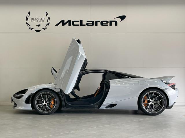 ７２０Ｓスパイダー パフォ－マンス　認定保証２年付き／電動メモリ＆シートヒ－タ－／ソフトクロ－ズドア／１０スポ－クライトウエイト鍛造ホイ－ル／カーボンファイバ－ミラ－／カーボンファイバ－ボンネットダクト／カーボンファイバ－エアダクト（7枚目）