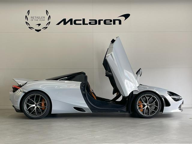 ７２０Ｓスパイダー パフォ－マンス　認定保証２年付き／電動メモリ＆シートヒ－タ－／ソフトクロ－ズドア／１０スポ－クライトウエイト鍛造ホイ－ル／カーボンファイバ－ミラ－／カーボンファイバ－ボンネットダクト／カーボンファイバ－エアダクト（13枚目）