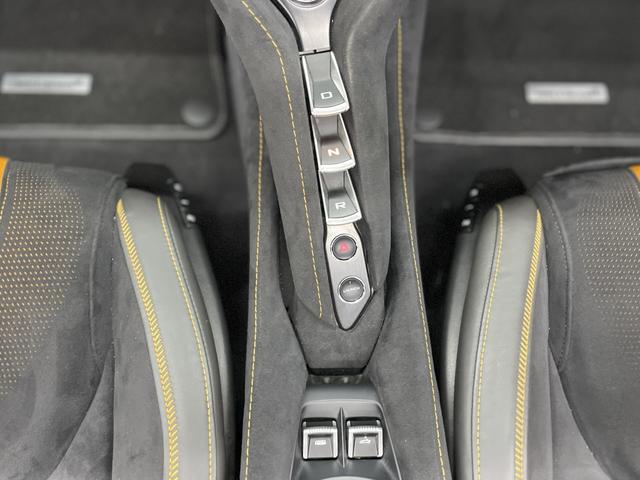 ７２０Ｓスパイダー パフォ－マンス　認定保証２年付き／電動メモリ＆シートヒ－タ－／ソフトクロ－ズドア／１０スポ－クライトウエイト鍛造ホイ－ル／カーボンファイバ－ミラ－／カーボンファイバ－ボンネットダクト／カーボンファイバ－エアダクト（41枚目）