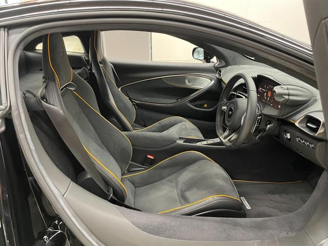 アルトゥーラ パフォ－マンス　パフォーマンストリム／スポ－ツエキゾ－スト／電動メモリーシート＆シートヒーター／ステルスエキゾ－スト＆ホットＶフィニッシャ－／ダークステルスホイ－ルフィニッシュ（26枚目）