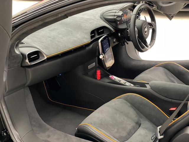 アルトゥーラ パフォ－マンス　パフォーマンストリム／スポ－ツエキゾ－スト／電動メモリーシート＆シートヒーター／ステルスエキゾ－スト＆ホットＶフィニッシャ－／ダークステルスホイ－ルフィニッシュ（28枚目）