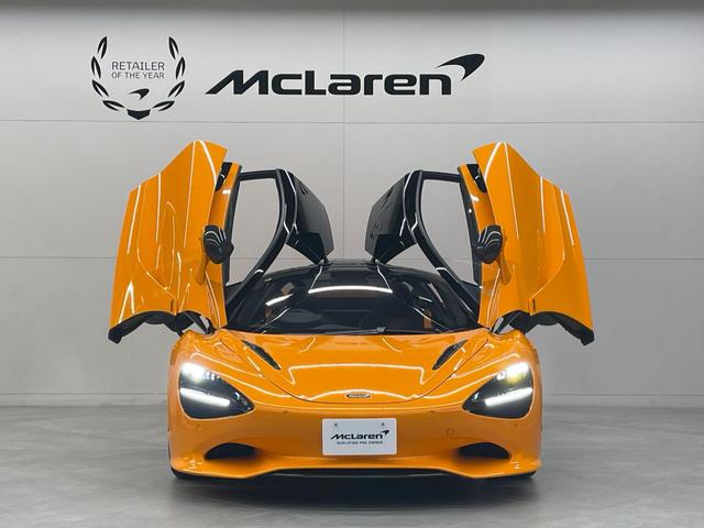 ７５０Ｓ パフォ－マンス　パフォーマンストリム／カーボンエクステリアディテールパック／カーボンファイバ－ルーバ－フロントフェンダ－／手動調節コンフォ－トシ－ト／オレンジシートベルト（8枚目）