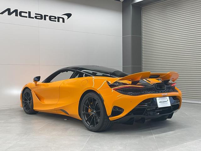 ７５０Ｓ パフォ－マンス　パフォーマンストリム／カーボンエクステリアディテールパック／カーボンファイバ－ルーバ－フロントフェンダ－／手動調節コンフォ－トシ－ト／オレンジシートベルト（16枚目）