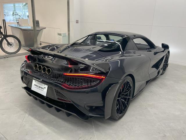 ７６５ＬＴスパイダー 　世界限定車／エレクトロクロミックルーフ／カ－ボンエクステリアアップグレ－ド１＆２／カーボンフロントエア－インテ－ク／フロントル－バ－フェンダ－／Ｂｏｗｅｒ＆Ｗｉｌｋｉｎｓ１２スピ－カ－システム（26枚目）