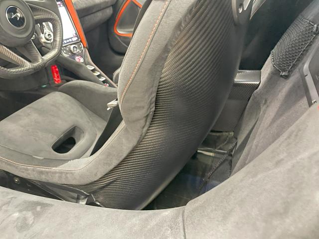 ７６５ＬＴスパイダー 　世界限定車／エレクトロクロミックルーフ／カ－ボンエクステリアアップグレ－ド１＆２／カーボンフロントエア－インテ－ク／フロントル－バ－フェンダ－／Ｂｏｗｅｒ＆Ｗｉｌｋｉｎｓ１２スピ－カ－システム（52枚目）