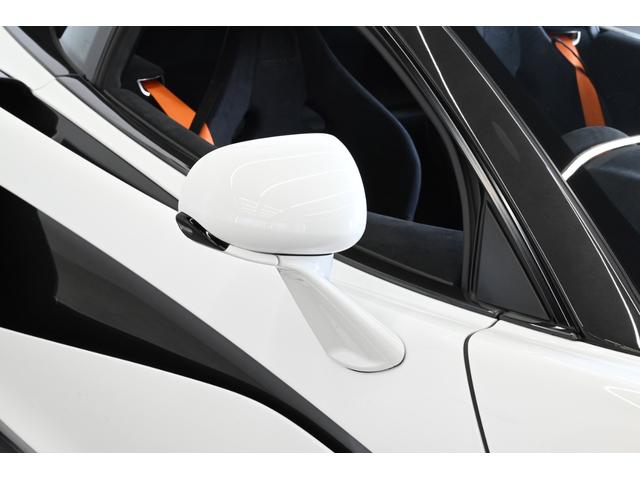 ６００ＬＴ ベースグレード　限定車／ダークパラジウムルーフ／１０スポ－クライトウェイト鍛造ホイ－ル／エアーコンディショナー／４スピーカーオーディオシステム／リヤビュ－カメラ／プロテクションフィル／フロントガラス保護フィルム（15枚目）