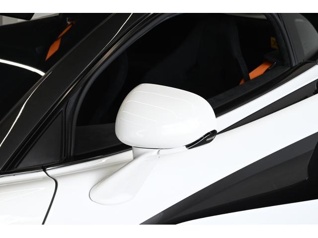 ６００ＬＴ ベースグレード　限定車／ダークパラジウムルーフ／１０スポ－クライトウェイト鍛造ホイ－ル／エアーコンディショナー／４スピーカーオーディオシステム／リヤビュ－カメラ／プロテクションフィル／フロントガラス保護フィルム（16枚目）