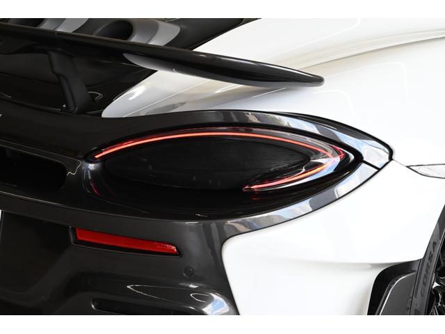 ６００ＬＴ ベースグレード　限定車／ダークパラジウムルーフ／１０スポ－クライトウェイト鍛造ホイ－ル／エアーコンディショナー／４スピーカーオーディオシステム／リヤビュ－カメラ／プロテクションフィル／フロントガラス保護フィルム（18枚目）