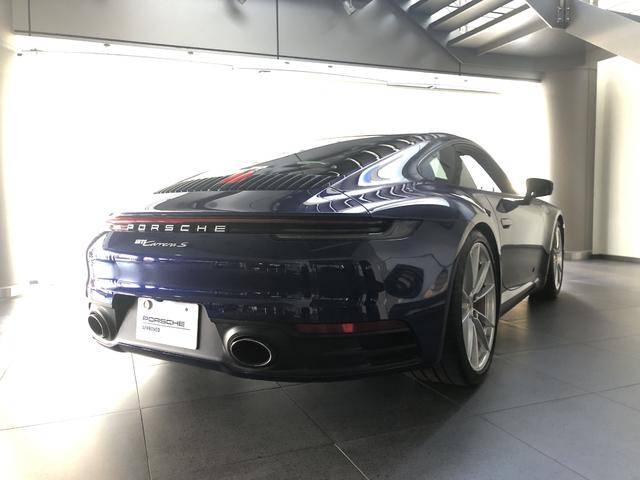 ９１１ ９１１カレラＳ　２０２０年モデル　認定中古車保証　スポーツ　エグゾースト　システム　ＰＡＳＭ付きスポーツサスペンション　電動スライドチルト　サンルーフ　シートベンチレーション　スポーツクロノ　レーンチェンジアシスト（3枚目）