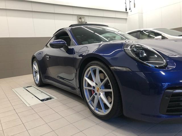 ９１１ ９１１カレラＳ　２０２０年モデル　認定中古車保証　スポーツ　エグゾースト　システム　ＰＡＳＭ付きスポーツサスペンション　電動スライドチルト　サンルーフ　シートベンチレーション　スポーツクロノ　レーンチェンジアシスト（41枚目）