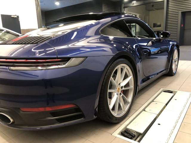 ９１１カレラＳ　２０２０年モデル　認定中古車保証　スポーツ　エグゾースト　システム　ＰＡＳＭ付きスポーツサスペンション　電動スライドチルト　サンルーフ　シートベンチレーション　スポーツクロノ　レーンチェンジアシスト(43枚目)