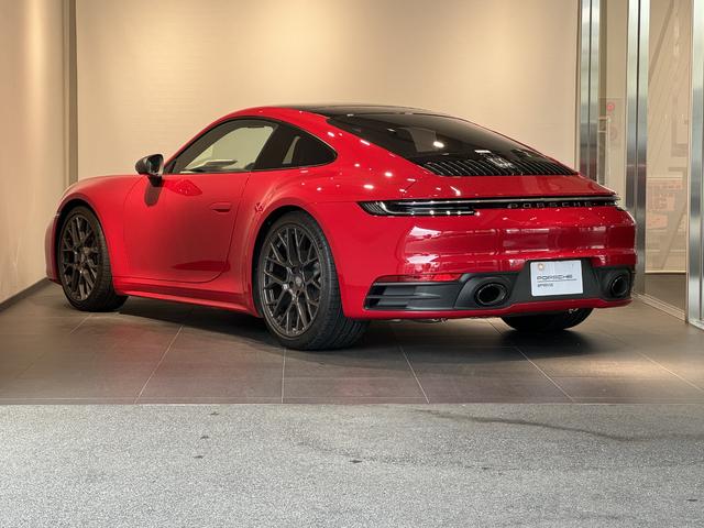 ９１１ ９１１カレラＴ　２０２３年モデル　新車保証継承　ＬＥＤマトリックスＰＤＬＳ　　チルトスライド式電動ガラスサンルーフ　フロント　アクスル　リフト　システム　　スポーツデザイン　サイドスカート（3枚目）