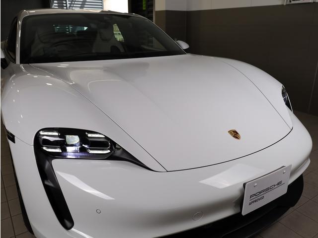 タイカン タイカン　２０２２年モデル　新車保証継承付　エアサス　スポクロ　シートベンチレーション　ＢＯＳＥ　パフォーマンスバッテリープラス　エレクトリックスポーツサウンド　パッセンジャーディスプレー　４＋１シート（16枚目）