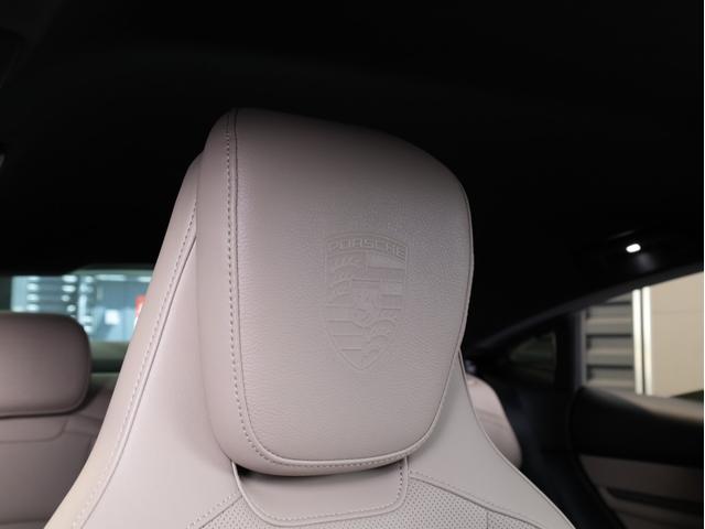 タイカン タイカン　２０２２年モデル　新車保証継承付　エアサス　スポクロ　シートベンチレーション　ＢＯＳＥ　パフォーマンスバッテリープラス　エレクトリックスポーツサウンド　パッセンジャーディスプレー　４＋１シート（25枚目）