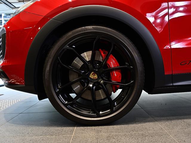 カイエンクーペ カイエンＧＴＳ　クーペ　２０２０年式　認定中古車保証付　ライトウェイトスポーツパッケージ　スポエグセンターテールパイプ　ソフトクローズ　ＢＯＳＥ（9枚目）