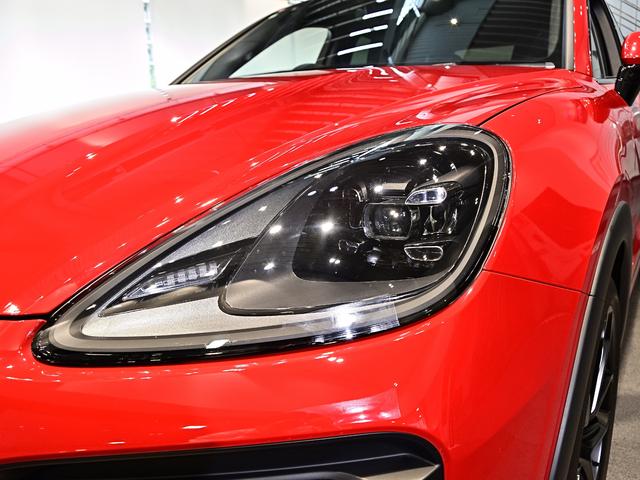 カイエンクーペ カイエンＧＴＳ　クーペ　２０２０年式　認定中古車保証付　ライトウェイトスポーツパッケージ　スポエグセンターテールパイプ　ソフトクローズ　ＢＯＳＥ（11枚目）