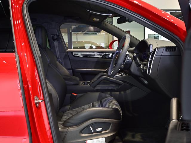 カイエンクーペ カイエンＧＴＳ　クーペ　２０２０年式　認定中古車保証付　ライトウェイトスポーツパッケージ　スポエグセンターテールパイプ　ソフトクローズ　ＢＯＳＥ（18枚目）