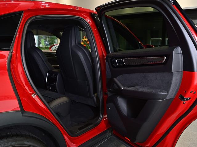 カイエンクーペ カイエンＧＴＳ　クーペ　２０２０年式　認定中古車保証付　ライトウェイトスポーツパッケージ　スポエグセンターテールパイプ　ソフトクローズ　ＢＯＳＥ（49枚目）