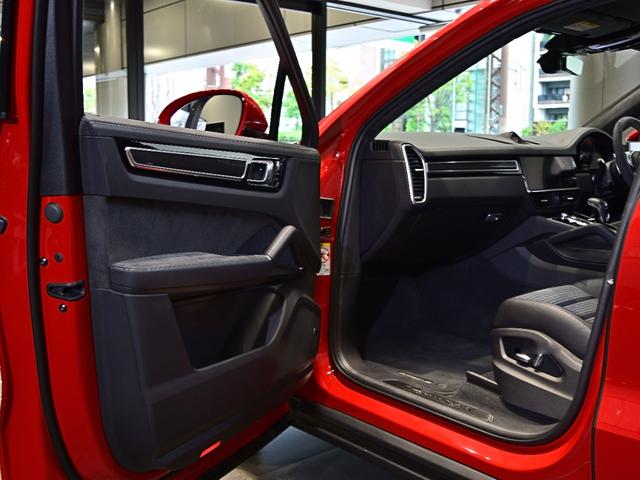 カイエンクーペ カイエンＧＴＳ　クーペ　２０２０年式　認定中古車保証付　ライトウェイトスポーツパッケージ　スポエグセンターテールパイプ　ソフトクローズ　ＢＯＳＥ（50枚目）