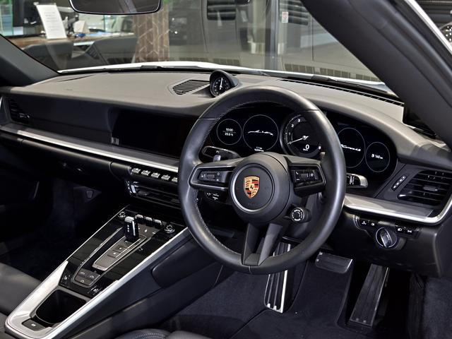 ９１１ ９１１カレラ４Ｓ　カブリオレ　２０２０年式　認定中古車保証付　スポクロ　パワステプラス　１４ｗａｙ電動シート　ブラッシュドアルミニウムインテリアパッケージ（14枚目）